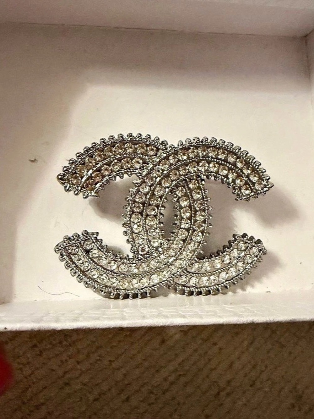 Rhinestone Brooch in Silver Tone, New, Fashion Jewelry